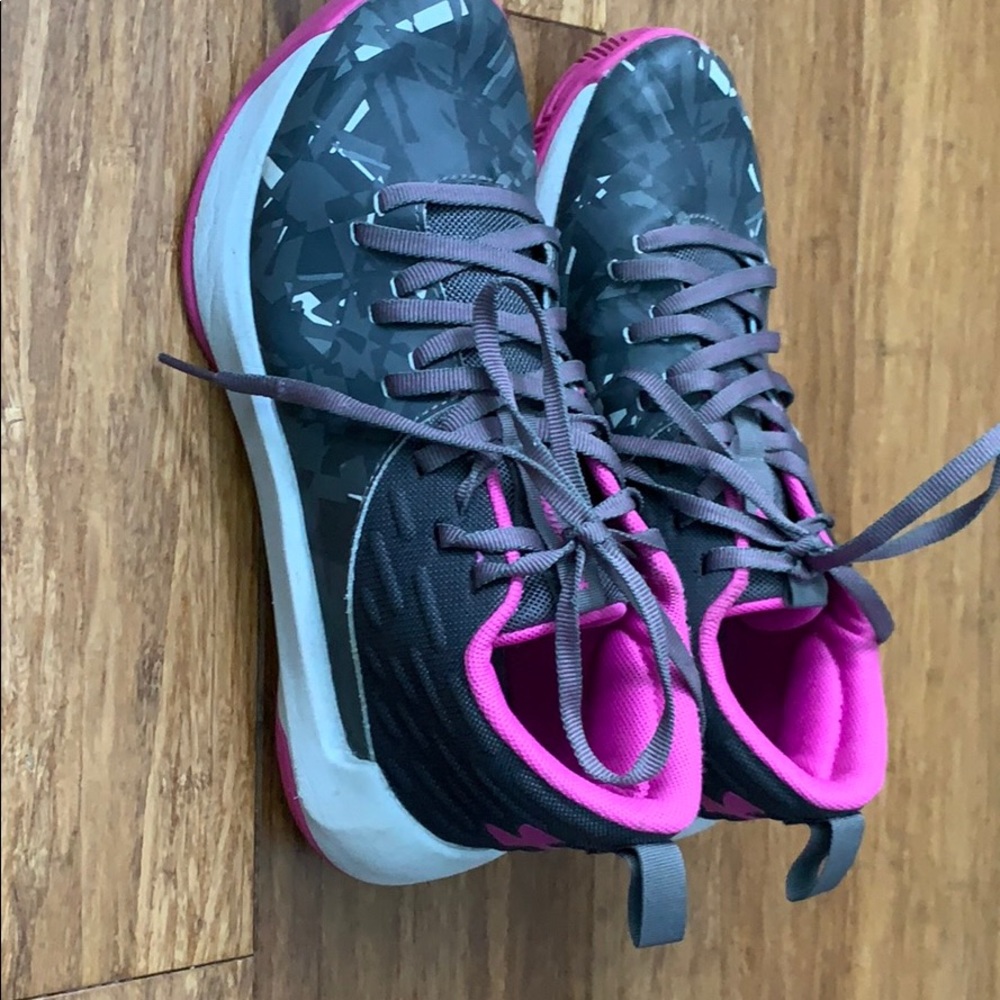 Under Armour Lightning Basketball Shoes